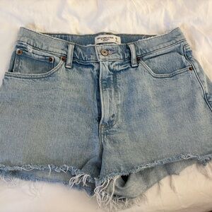Abercrombie & Fitch Light Wash Denim Cutoff Shorts The Mom Short Mid Rise